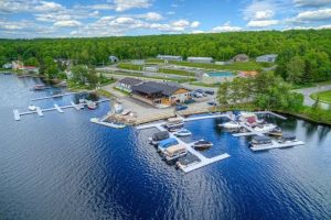 La Source – Restaurant – Bar – Motel – Marina